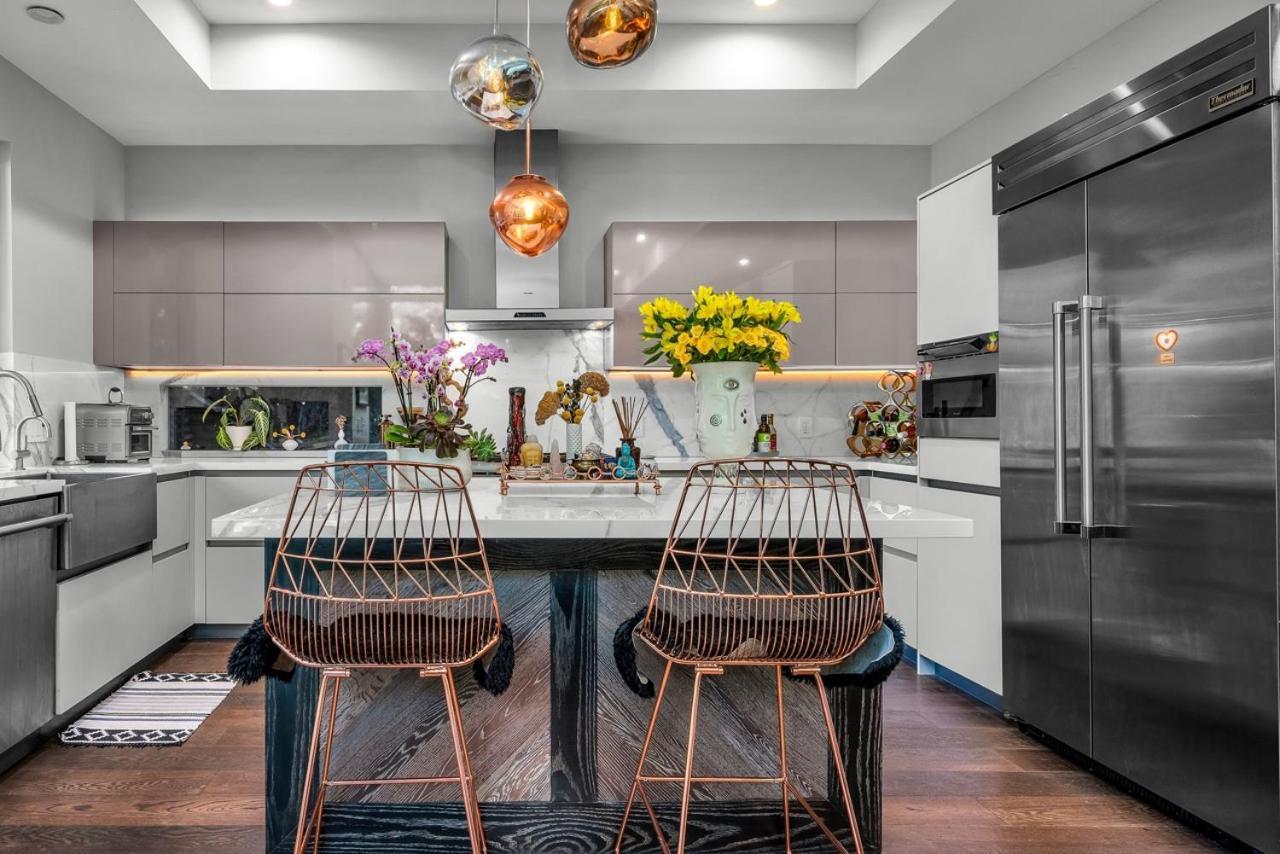 Luxury Living In West Hollywood Modern 3br W Pool & Hot Tub Holiday home *