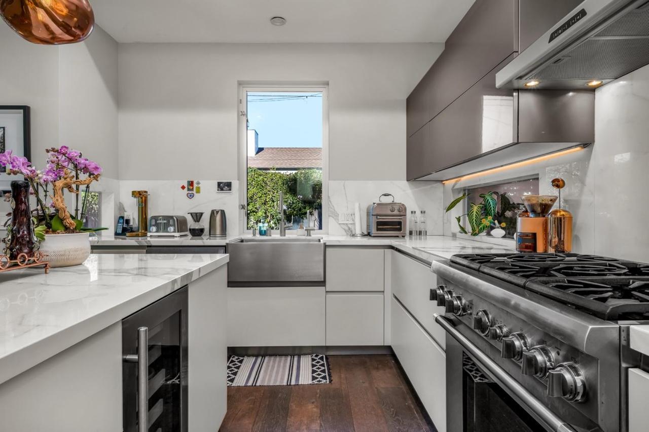 Luxury Living In West Hollywood Modern 3br W Pool & Hot Tub Holiday home